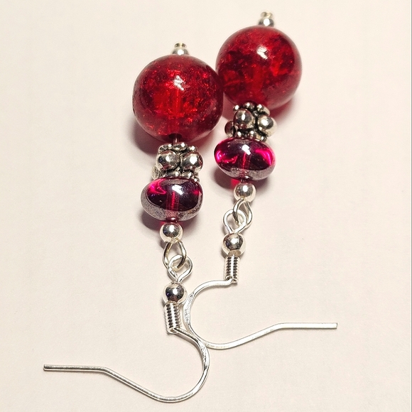 Red Crackled Glass Beaded Earrings - Picture 4 of 6